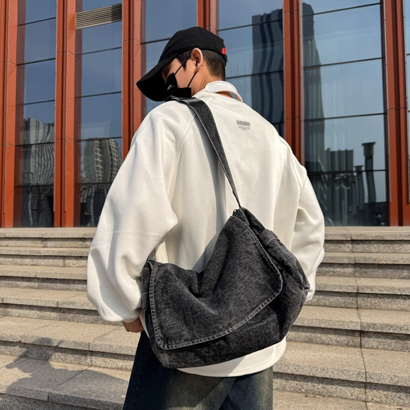 日系原宿复古时尚简约潮流 纯色百搭 牛仔布 斜挎包 男女同款情侣款 蓝色/黑色