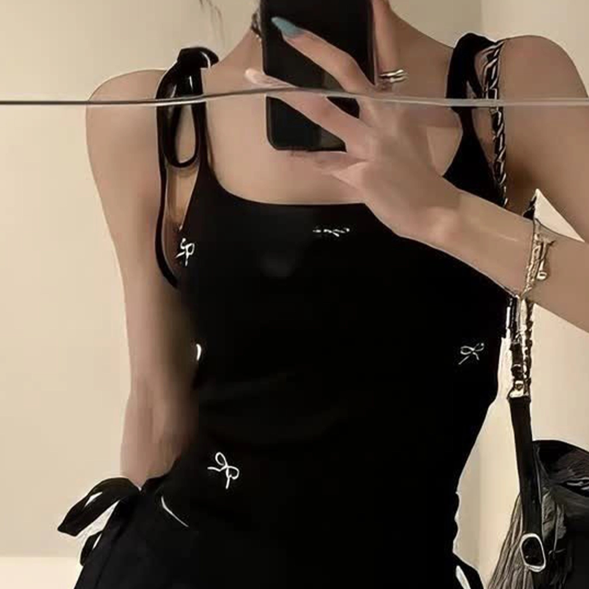 秀黛 美式 纯欲风性感蝴蝶结辣妹炸街纯色百搭内搭打底日常通勤轻盈透气舒适质感高级感短款吊带简约修身无袖小众设计感背心 女款