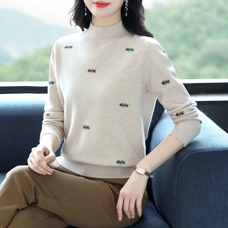 恒源祥 百搭显瘦半高领纯色绣花长袖打底羊毛针织衫 女款