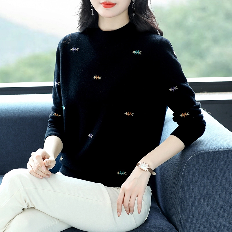 恒源祥 百搭显瘦半高领纯色绣花长袖打底羊毛针织衫 女款