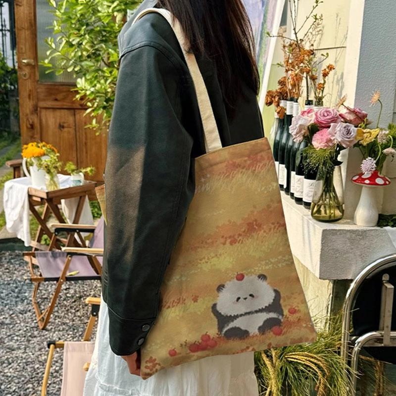 奥松 家用家居小熊猫手提袋可爱学生装书通勤百搭慵懒 绒面科技布 单肩包 男女同款情侣款 秋田花花经典袋