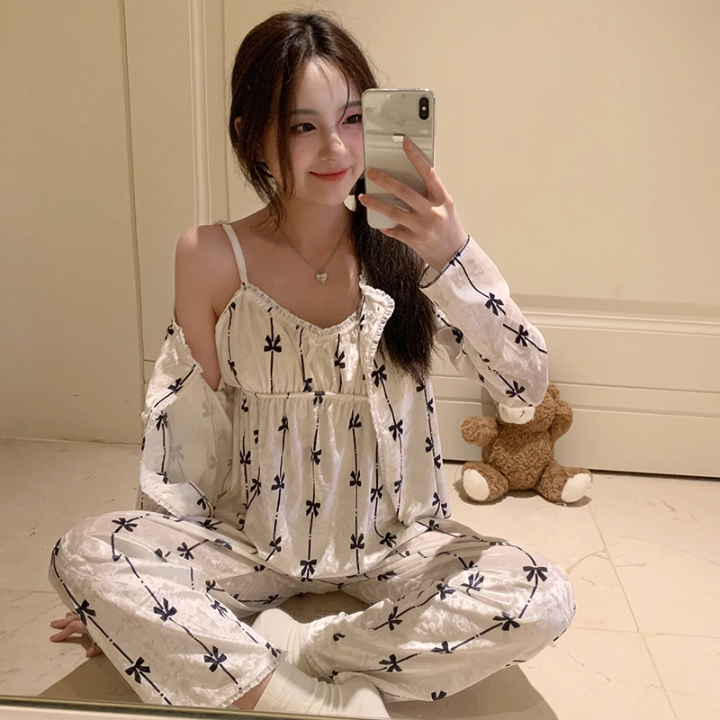 俞兆林 甜美蝴蝶结长袖长裤金丝绒带胸垫休闲亲肤吊带家居服三件套秋季睡衣套装 女款 杏色