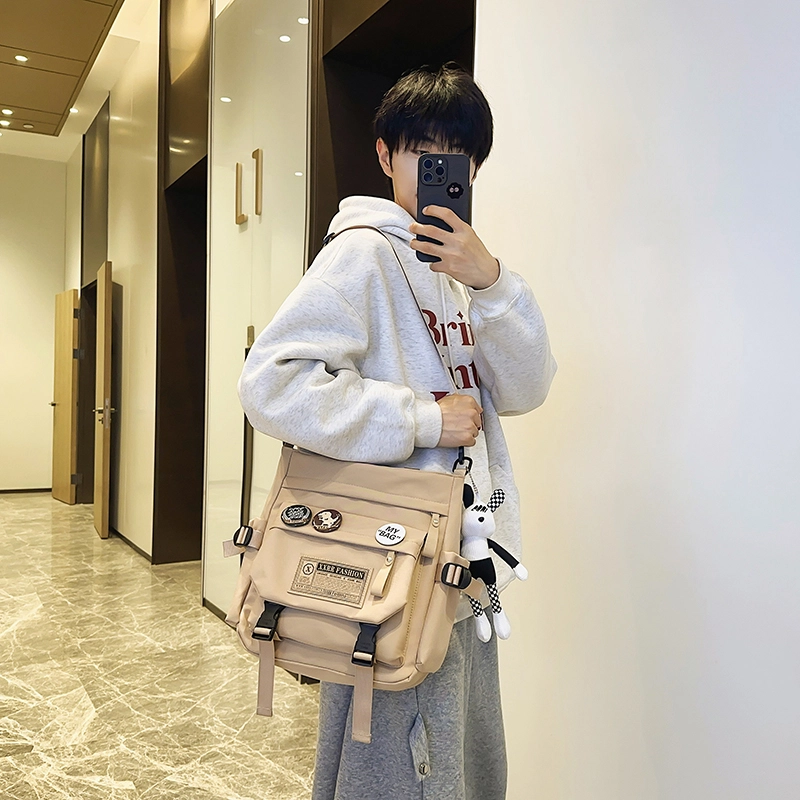 SUN ERATHU Tote
