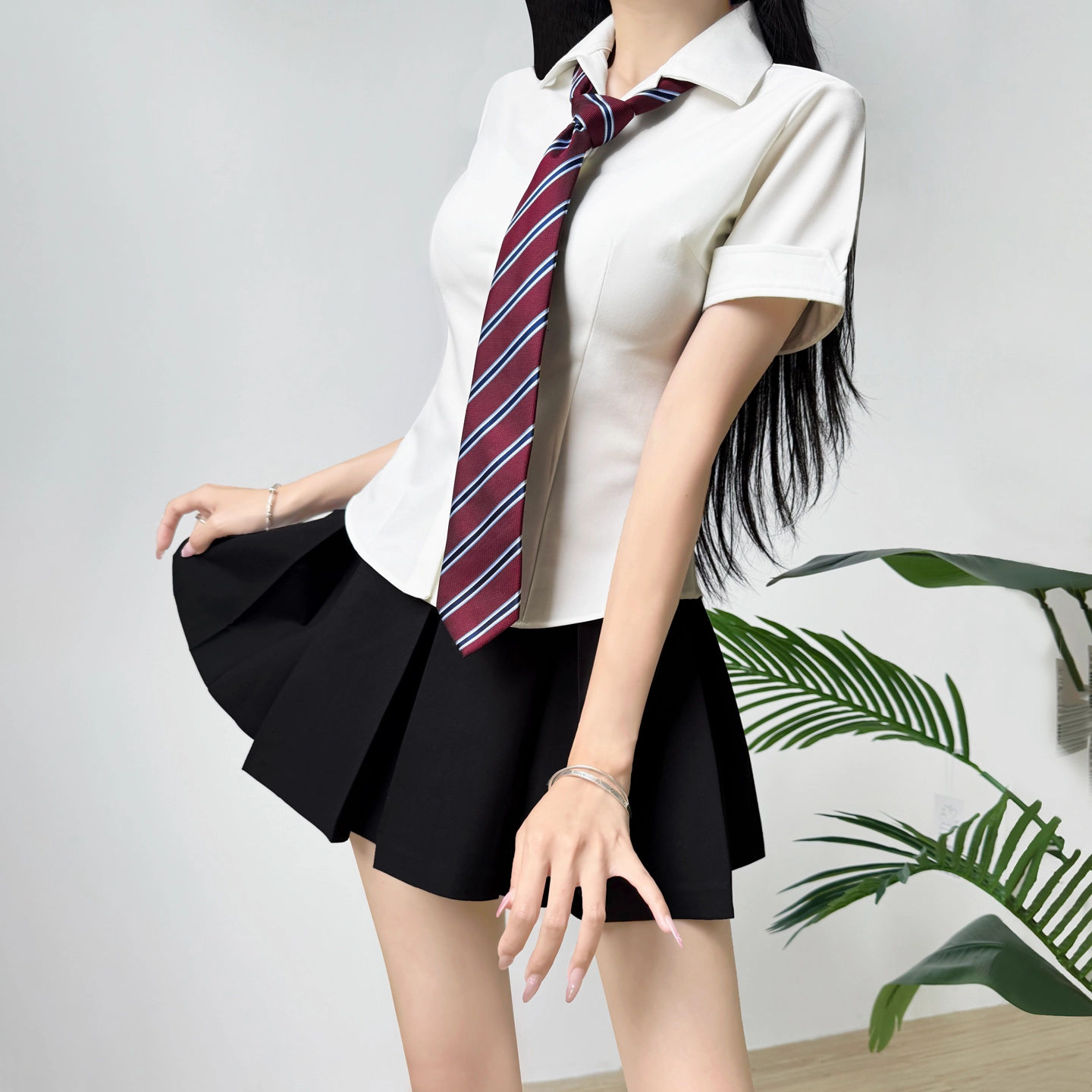木村叔 纯色修身适中翻领短袖衬衫 女款