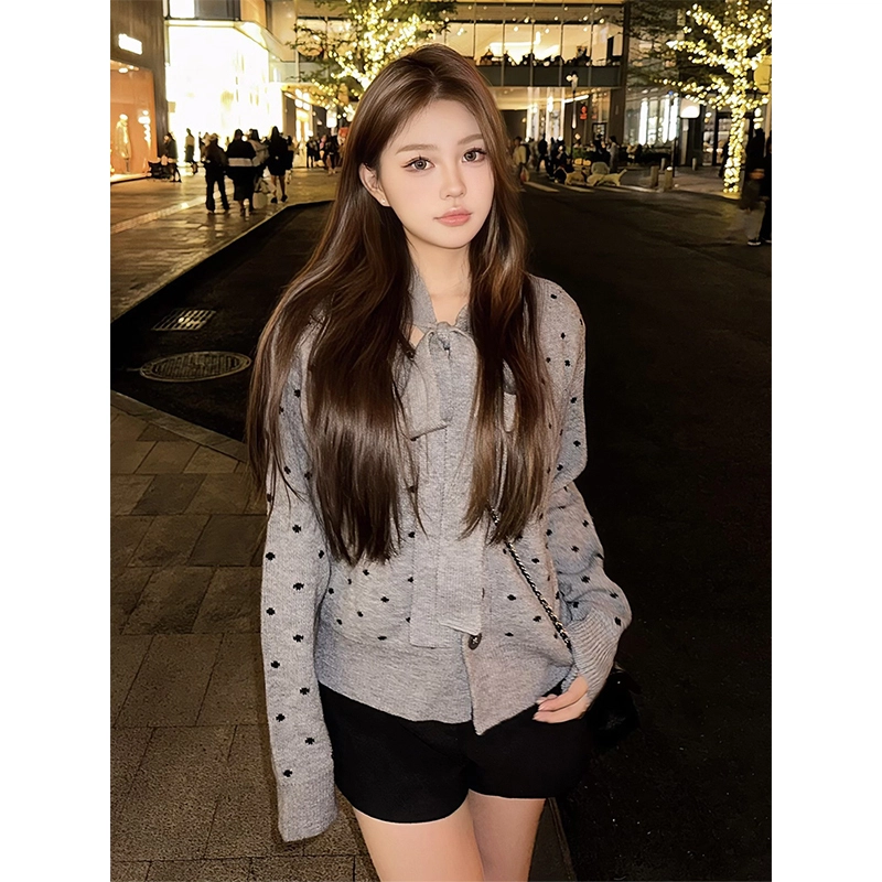梨九九 千金风上衣小众蝴蝶结波点开衫针织衫 女款