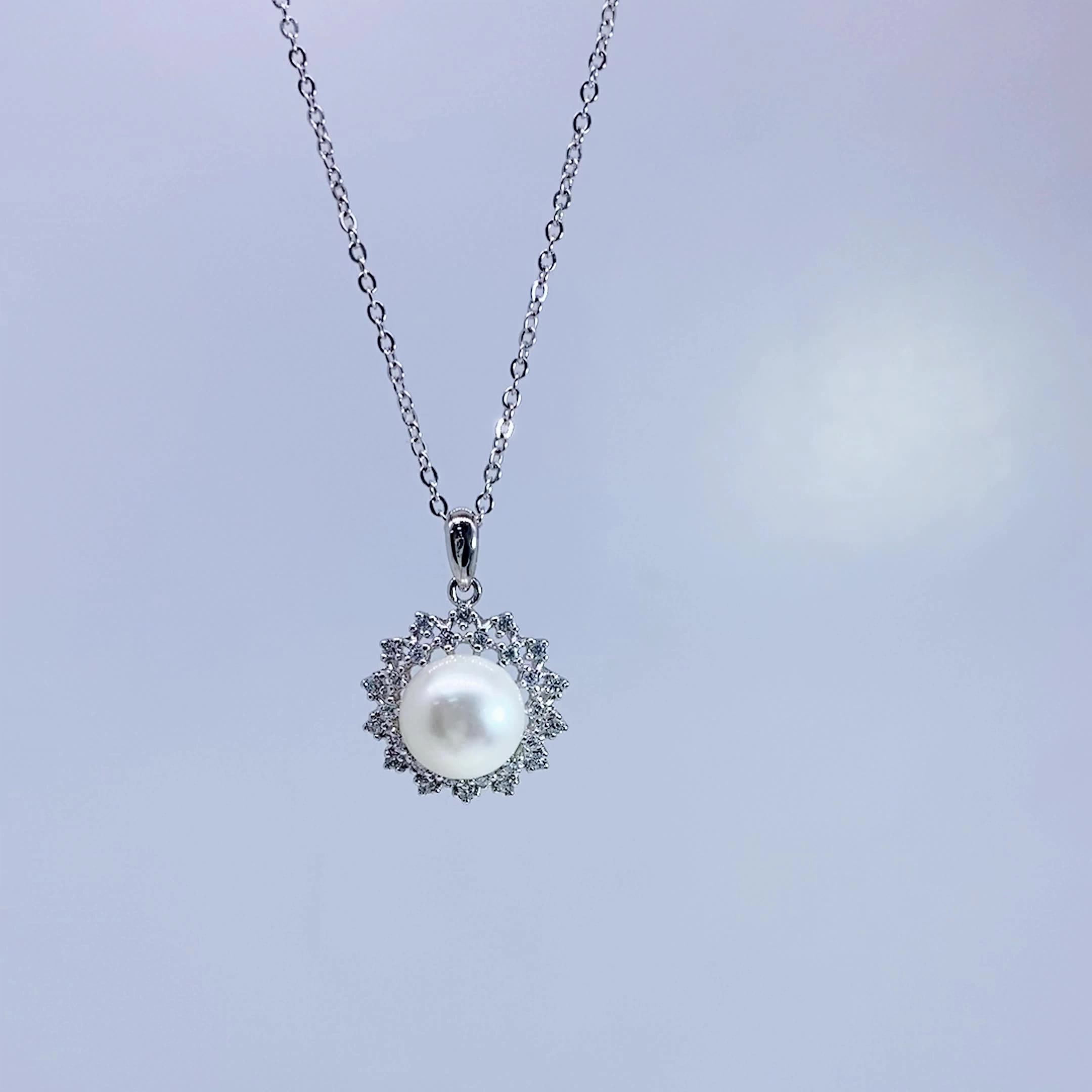 925