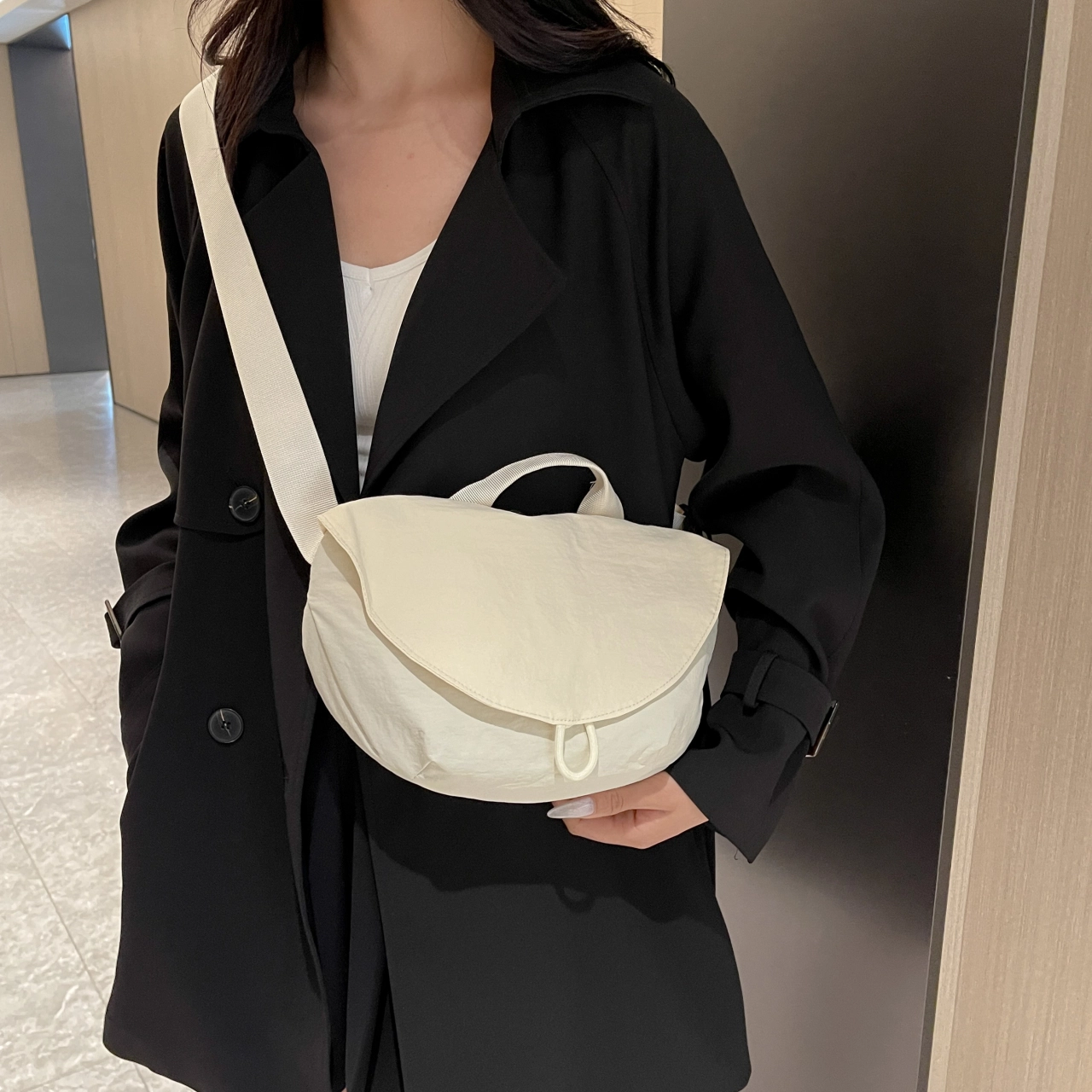 單倉 休闲简约轻便运动 尼龙布 斜挎包 男女同款情侣款 米白色/黑色/紫色/卡其色/绿色