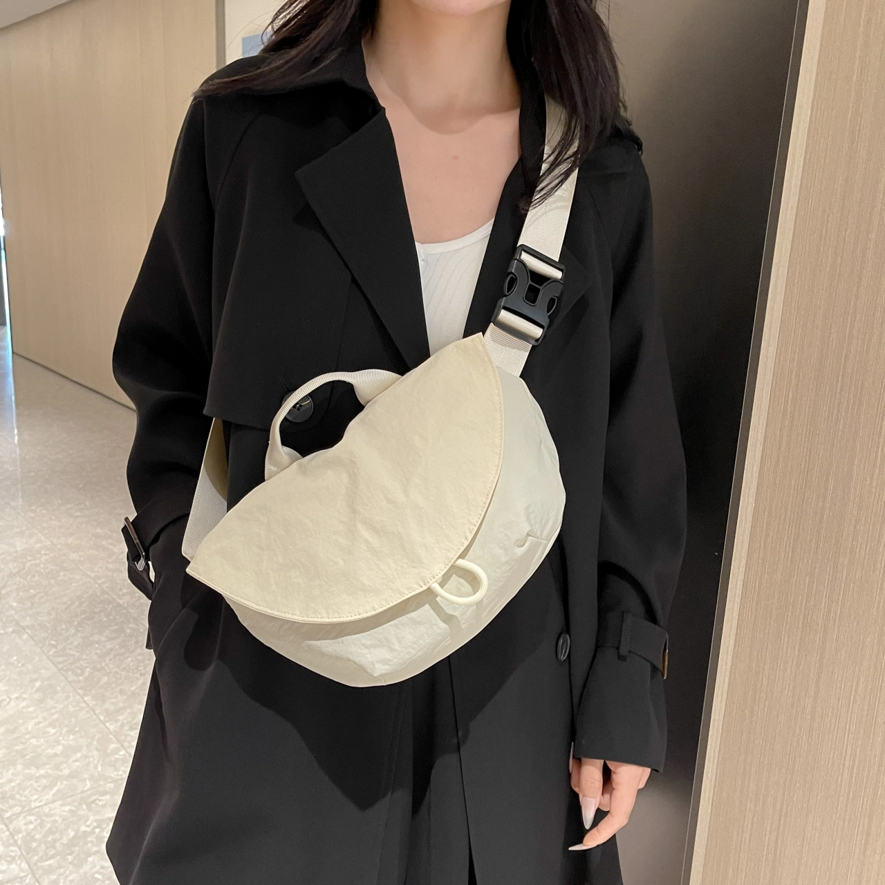 單倉 休闲简约轻便运动 尼龙布 斜挎包 男女同款情侣款 米白色/黑色/紫色/卡其色/绿色