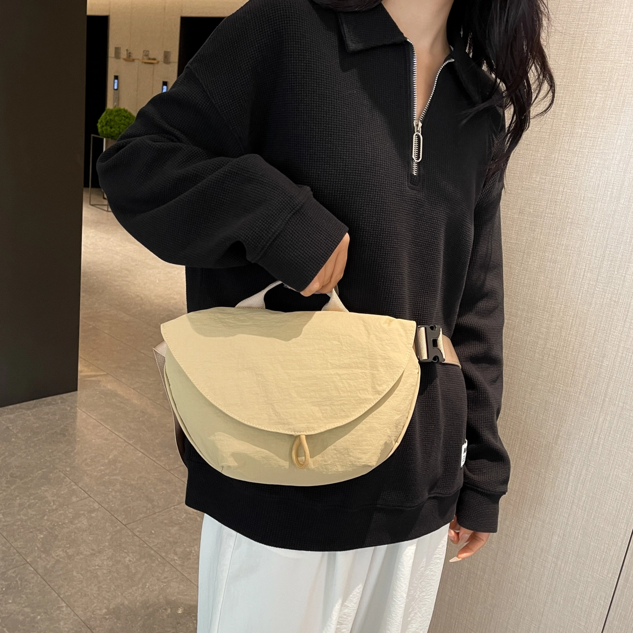 單倉 休闲简约轻便运动 尼龙布 斜挎包 男女同款情侣款 米白色/黑色/紫色/卡其色/绿色