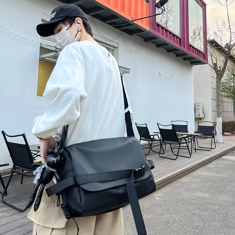 單倉 日韩系工装风休闲简约潮流斜挎包初高中学生大容量通勤百搭腋下手提包 皮膜 单肩包 常规 男女同款情侣款 香槟色/蓝色/黑色