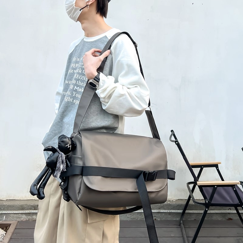 單倉 日韩系工装风休闲简约潮流斜挎包初高中学生大容量通勤百搭腋下手提包 皮膜 单肩包 常规 男女同款情侣款 香槟色/蓝色/黑色