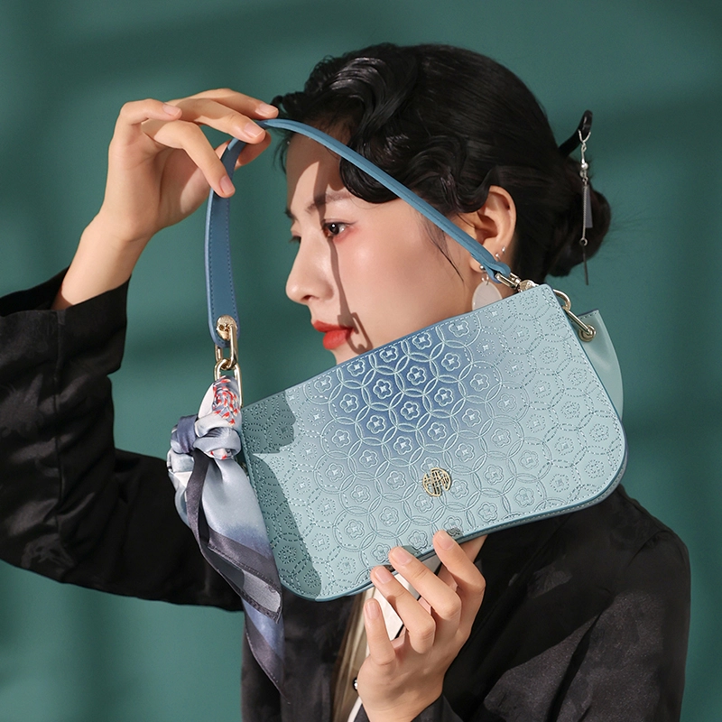 古伊西 水墨丹青新中式小方包中国风印花绣花工艺 牛皮 斜挎复古旗袍单肩包 小号 女款 青绿