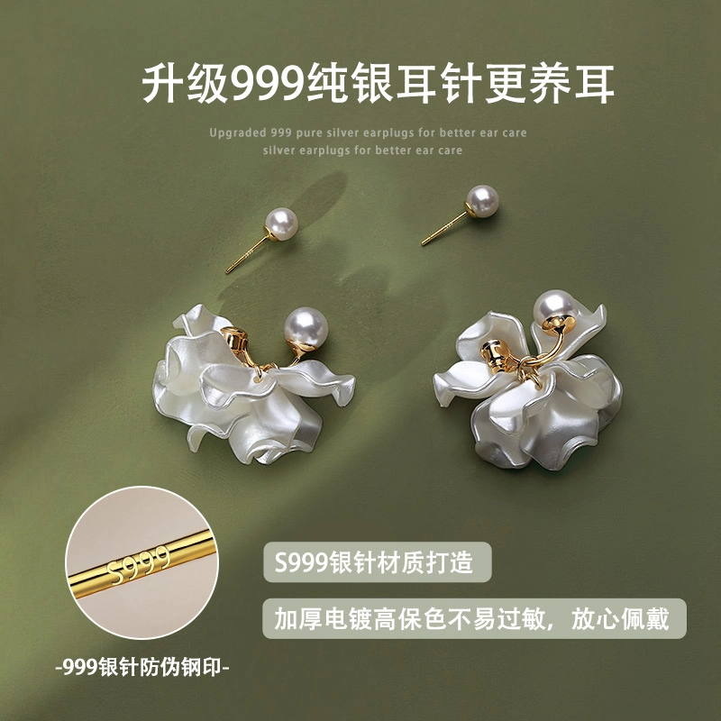 999