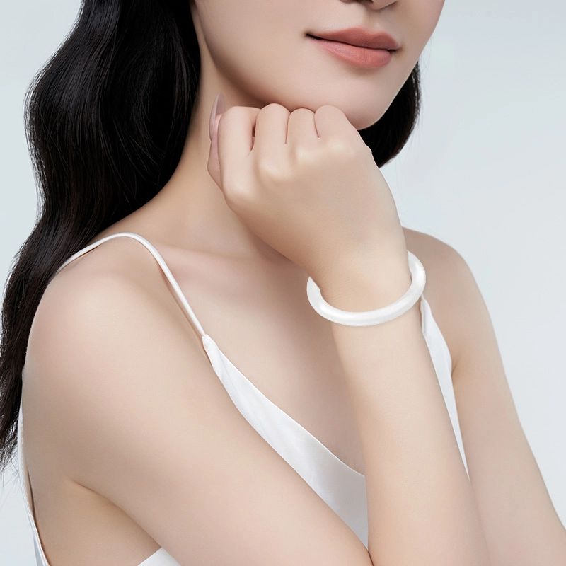 凤祥囍事 老凤祥 白月如岚 白月光美人镯 连荔枝水润清透小众新中式 古风汉服旗袍清冷极简百搭显气质优雅贵气感 #好运 玉髓 手镯 女款