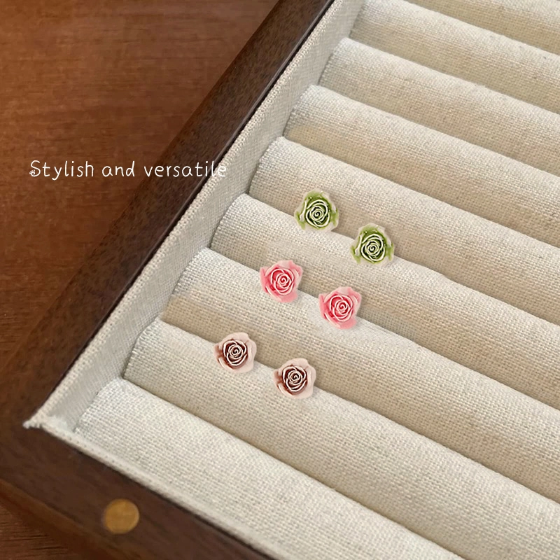 【花点时间】 零界 甜美清新彩色花朵 小巧精致 不重样 防过敏养耳洞 塑料 耳钉 男女同款情侣款