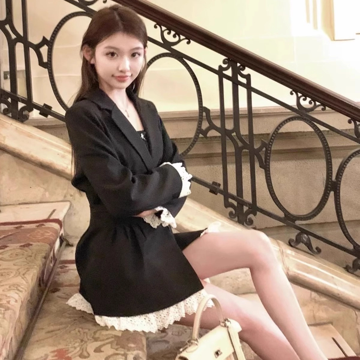 涂诗菲 气质花边拼接设计感甜美西装 女款 黑色