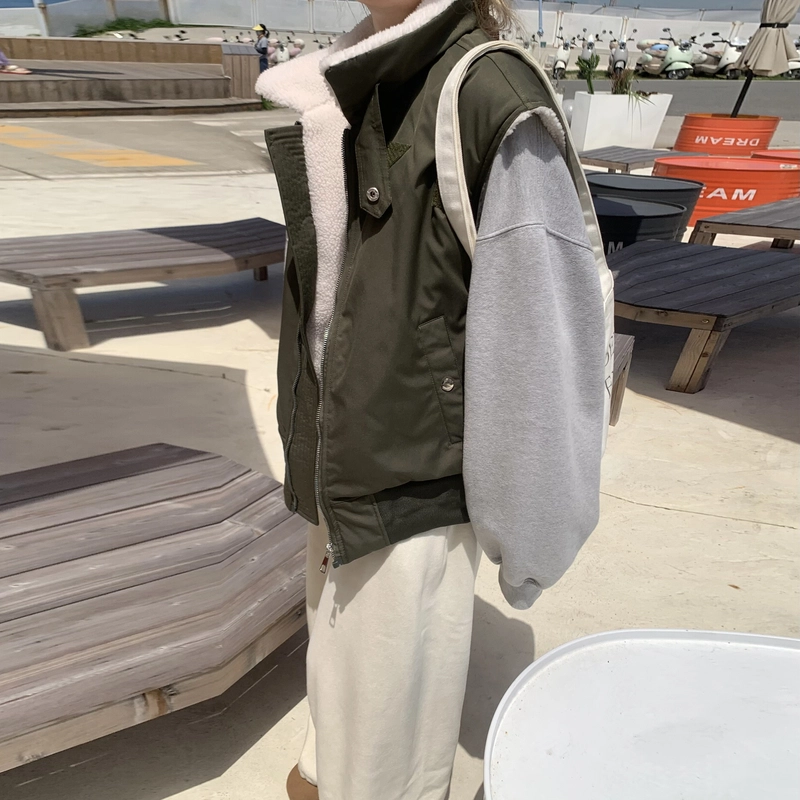 涂诗菲 欧美风设计感时尚简约气质宽松显瘦毛领短款工装外套无袖马甲 男女同款
