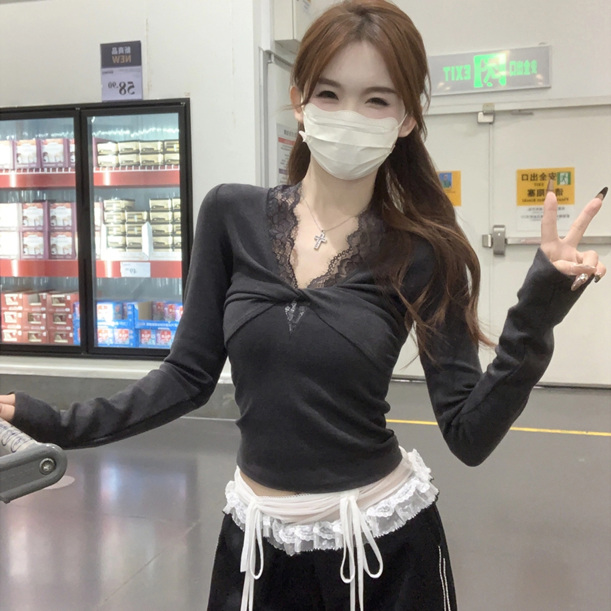 涂诗菲 韩版潮流时尚简约纯色舒适设计显瘦百搭慵懒风松弛感长袖针织衫 女款