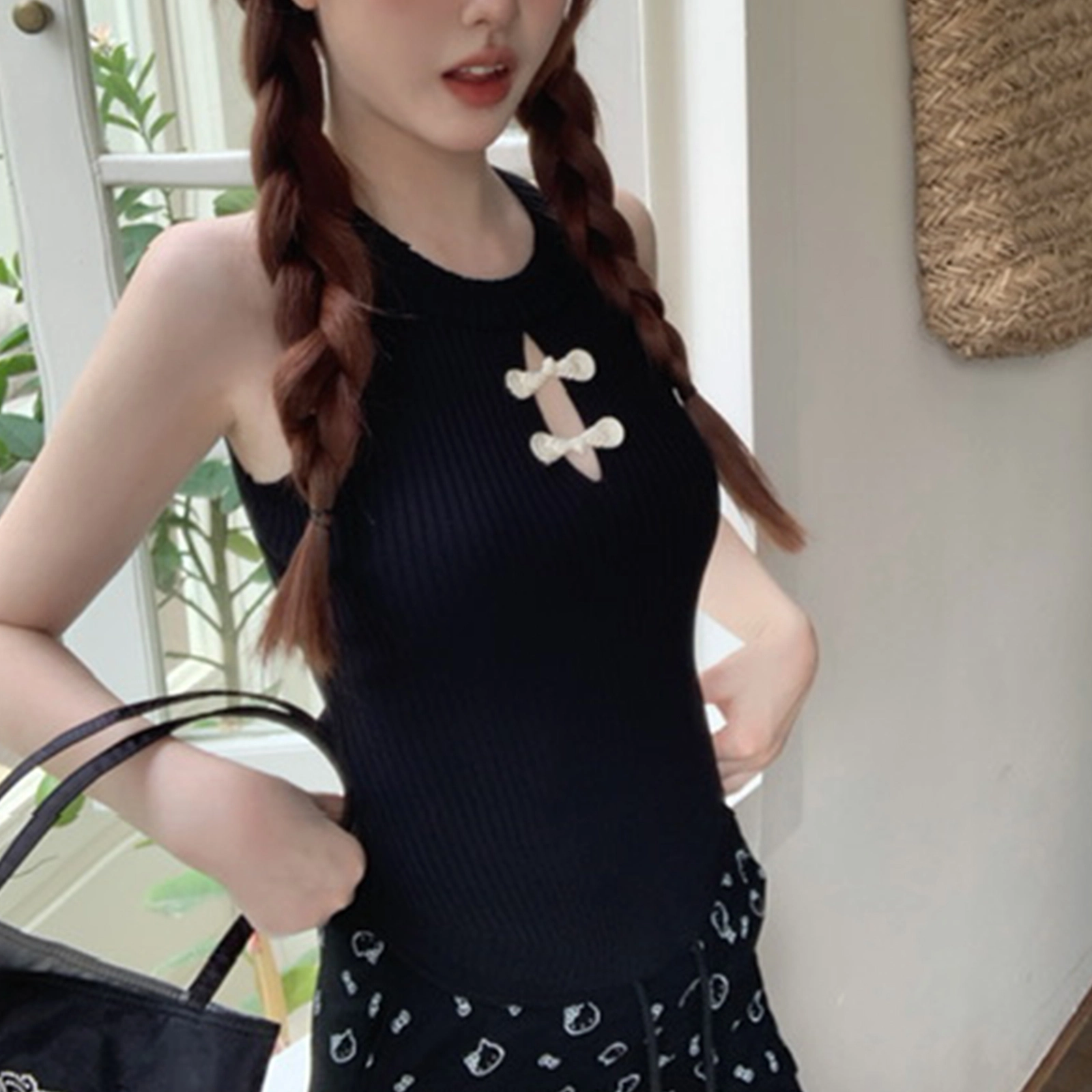 涂诗菲 新中式盘扣镂空针织工字设计感露肩性感辣妹修身显瘦无袖背心 女款