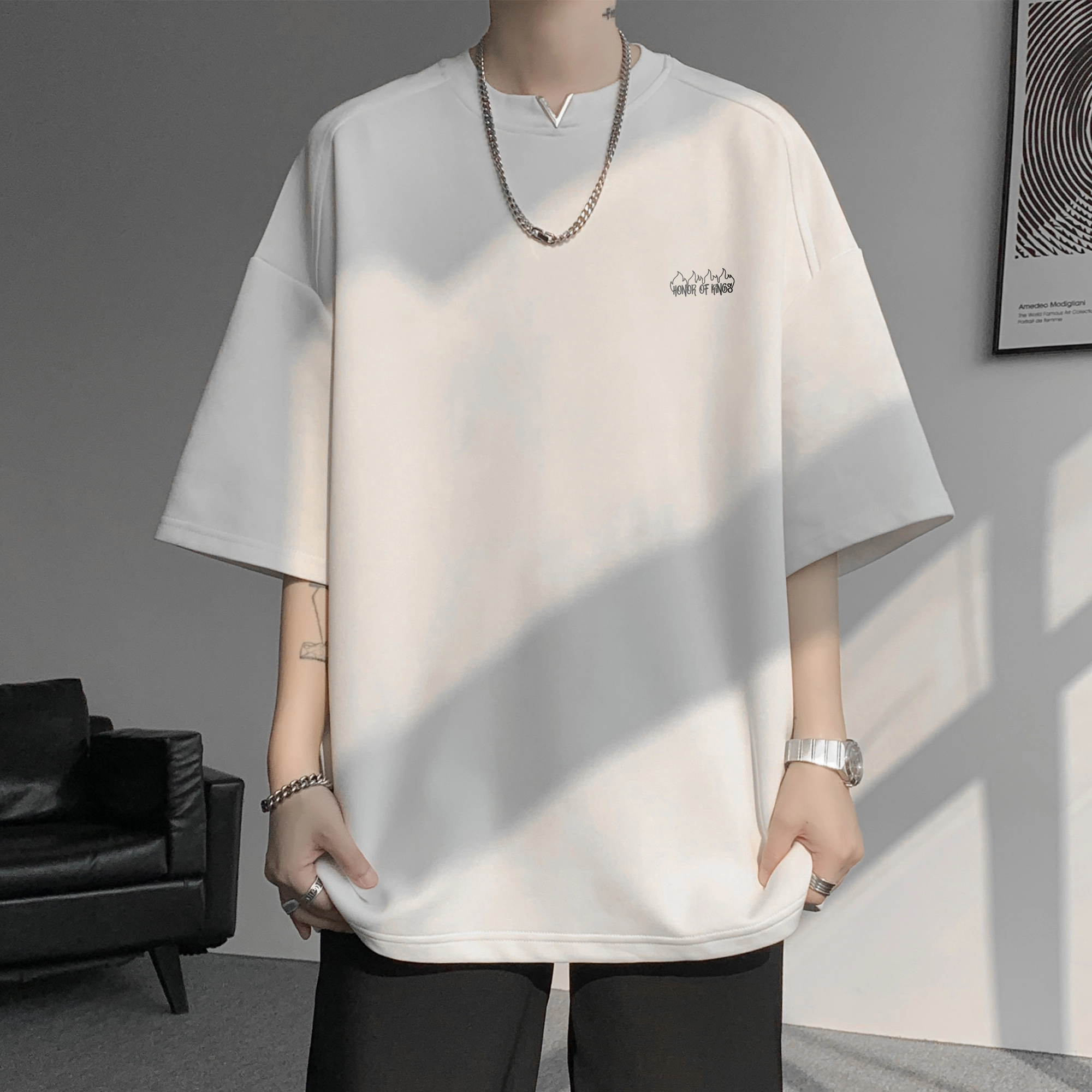logo T
