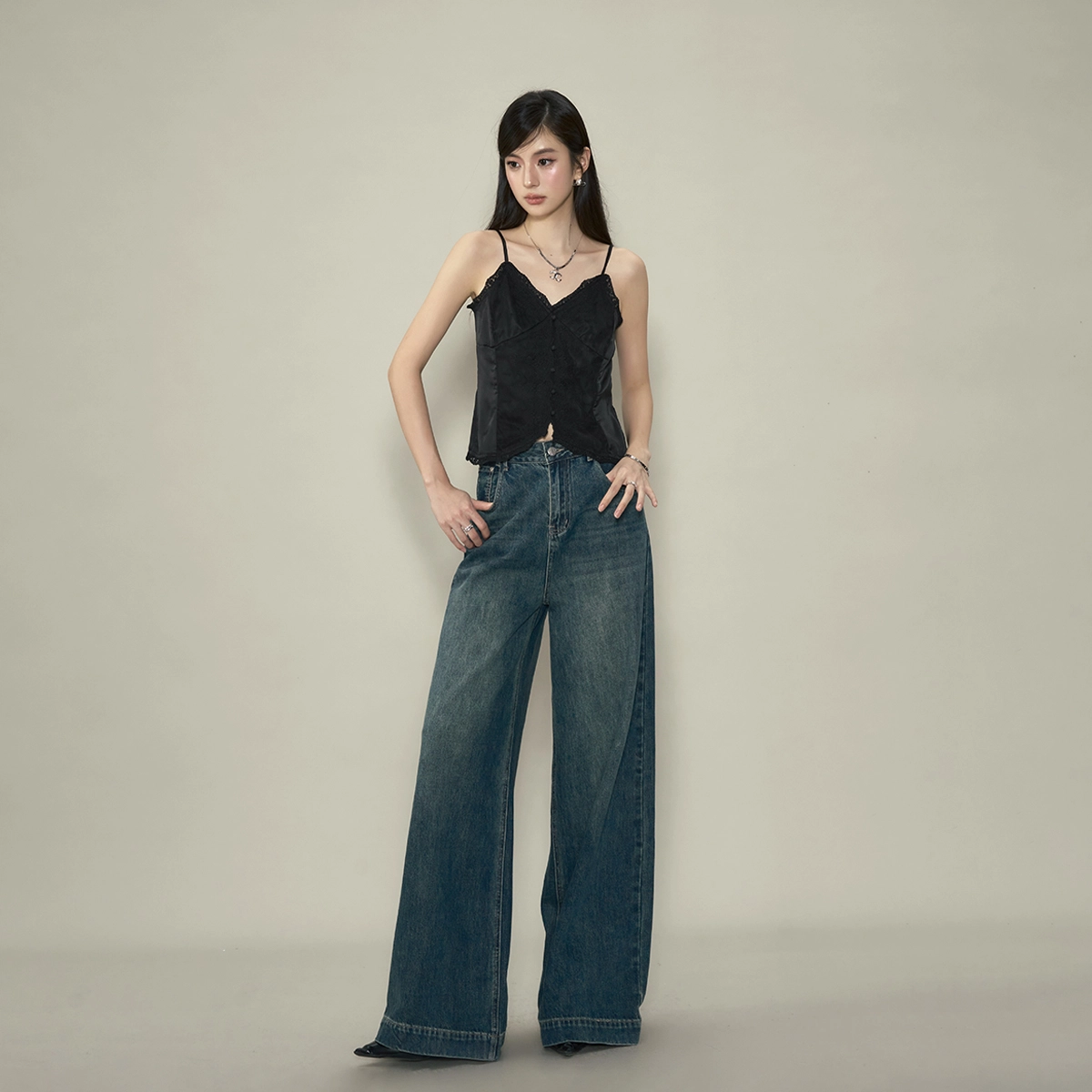 NINA RICCI V