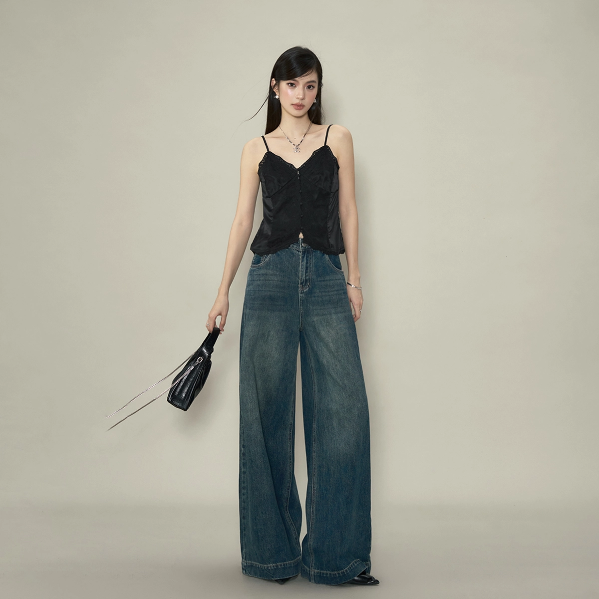 NINA RICCI V