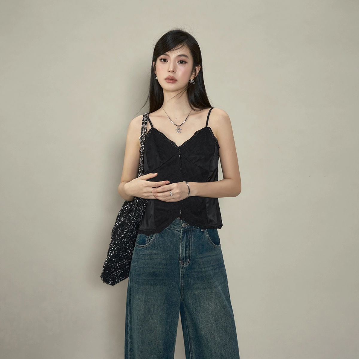 NINA RICCI V