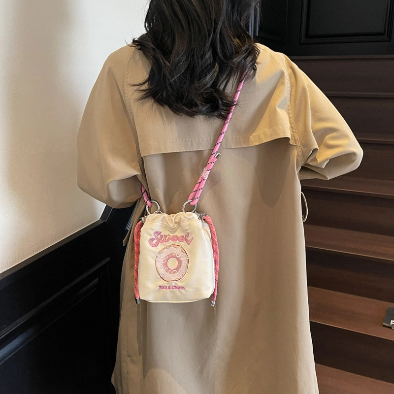 垣途者 韩系小众可爱百搭甜甜圈撞色 布 水桶包斜挎单肩包 女款 多色