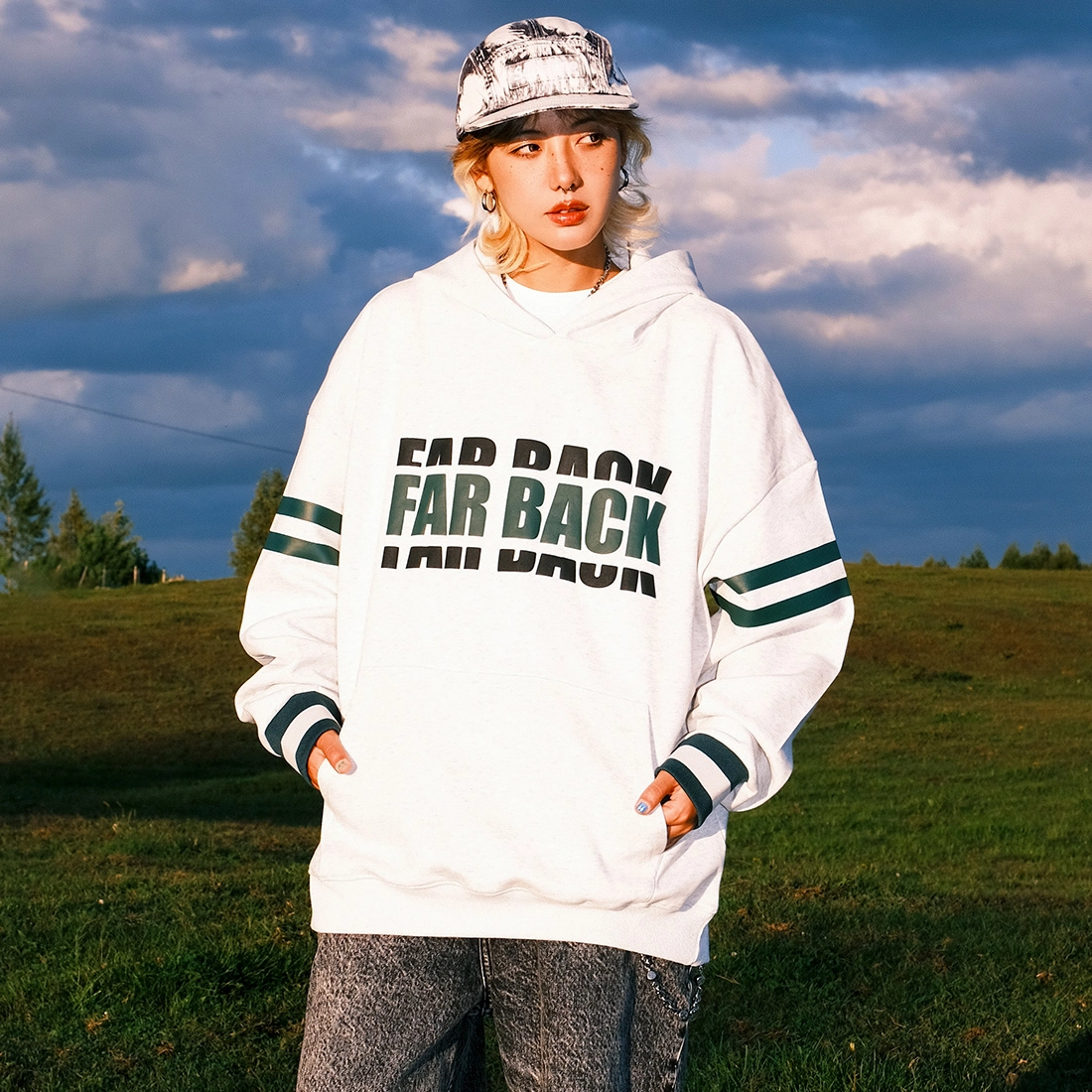 FAR BACK Logo
