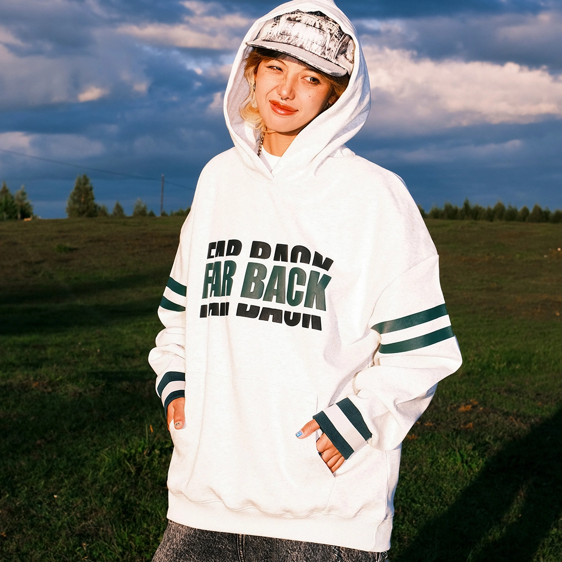 FAR BACK Logo