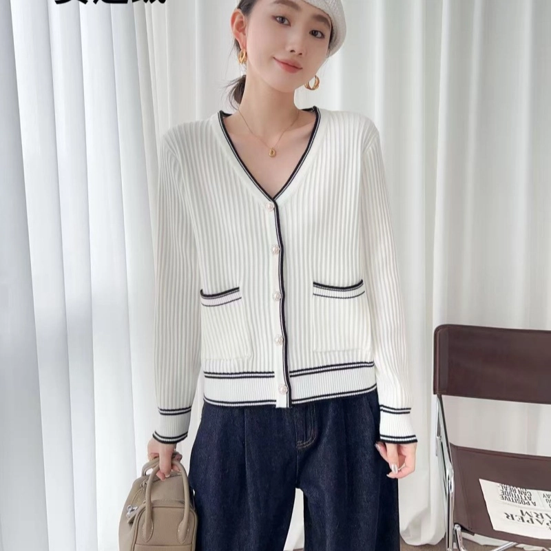 COMMA GIRL MMV2025