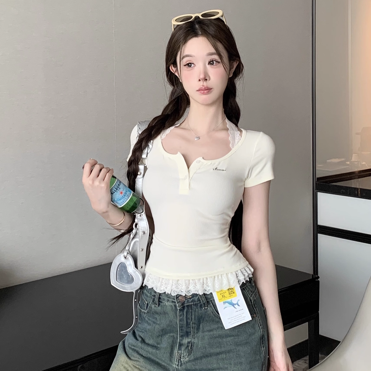 COMMA GIRL T