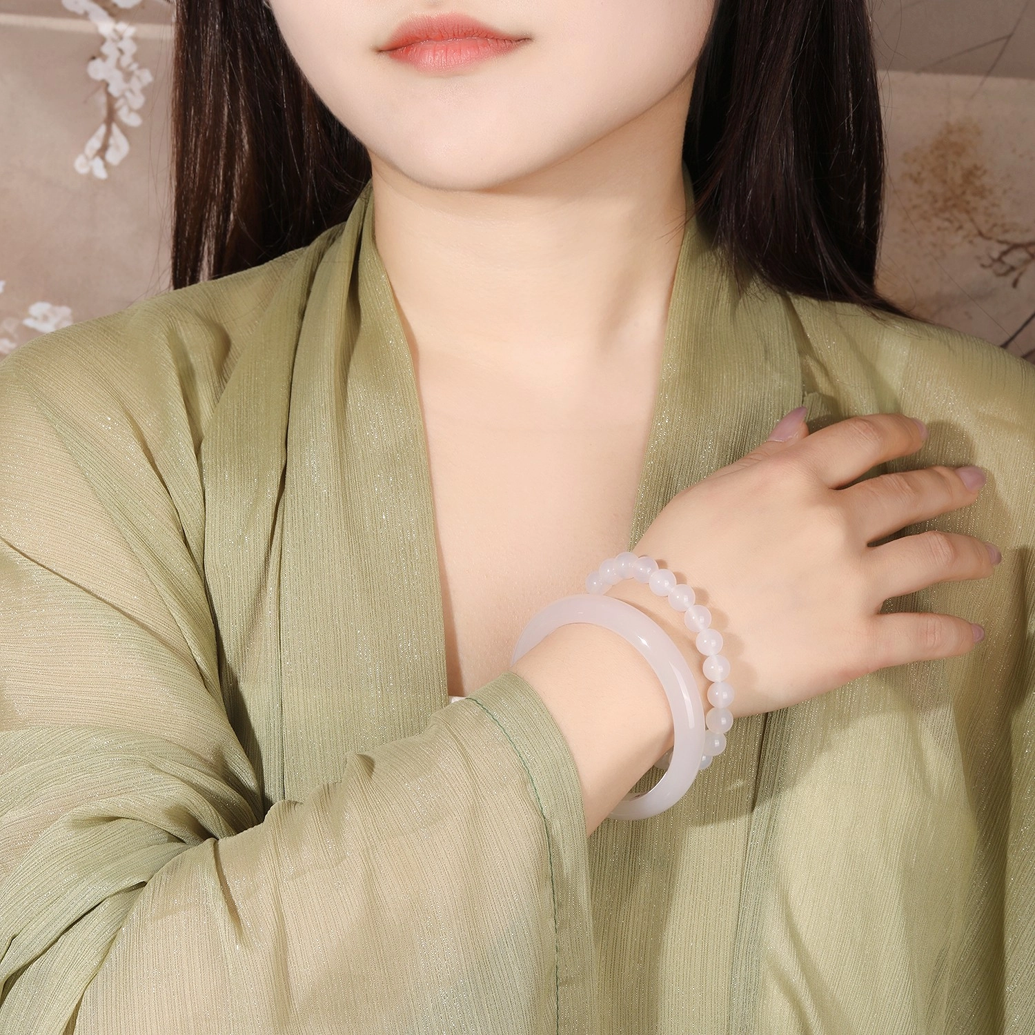 【甄选特级】 老凤祥 经典白月光 新中式国潮古色古香 旗袍汉服 贵妃镯宫廷风 轻奢国风古典感 好运 玉髓 手镯 女款