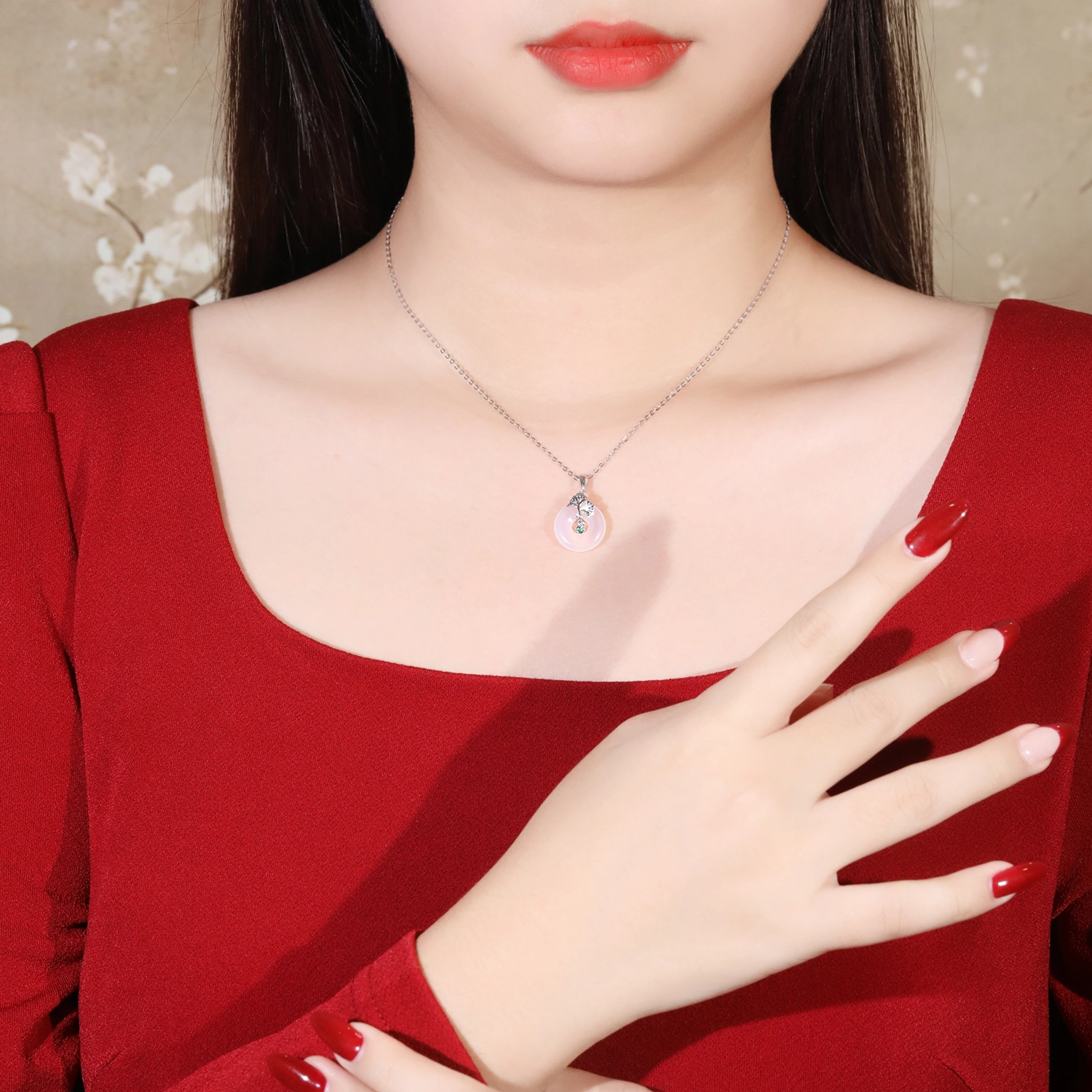 【杏好有你】 老凤祥 小杏运 新中式国潮 平安喜乐 幸福美满 轻奢小众百搭转运#好运 玉髓 项链 女款