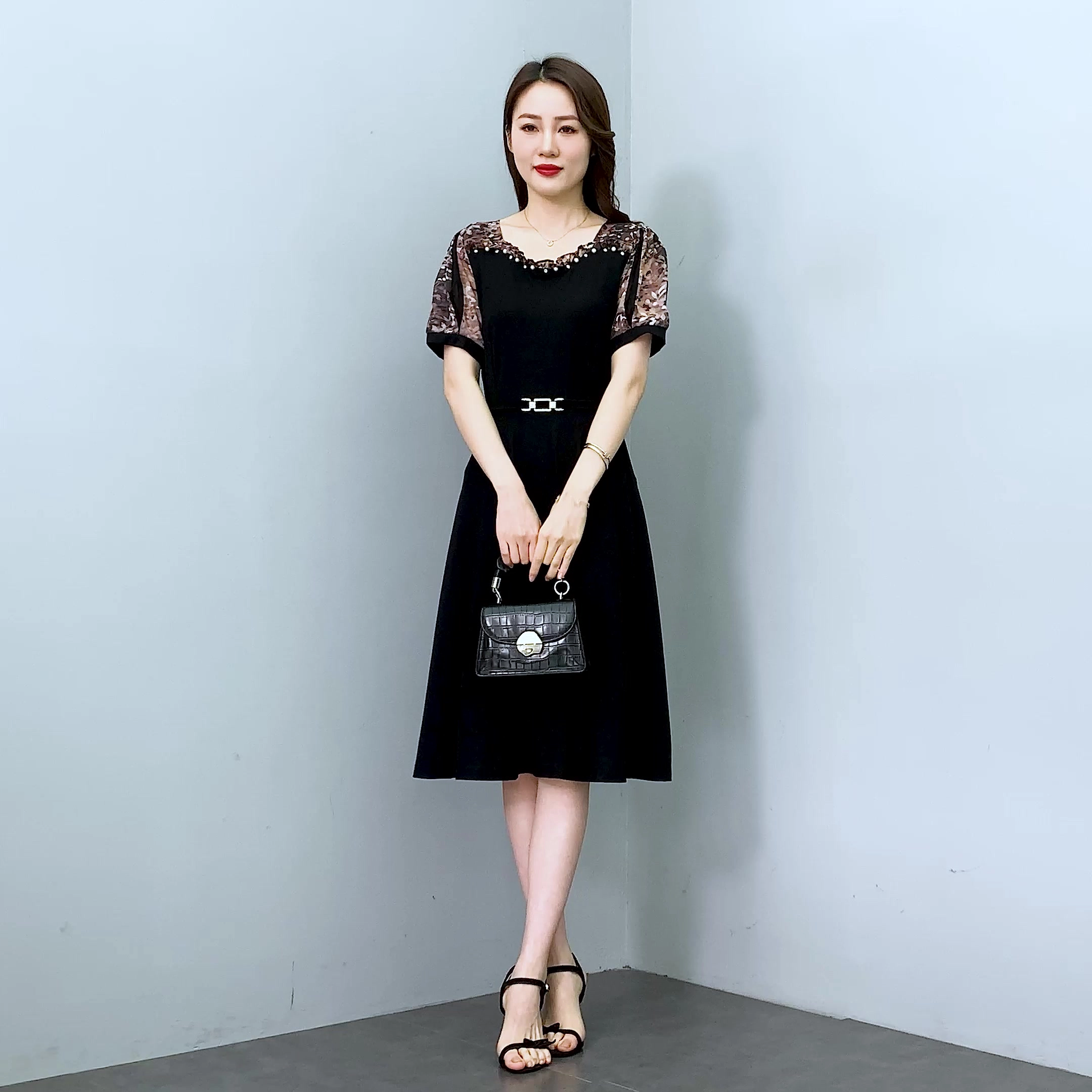 水中花 妈妈装气质舒适简约短袖连衣裙 女款