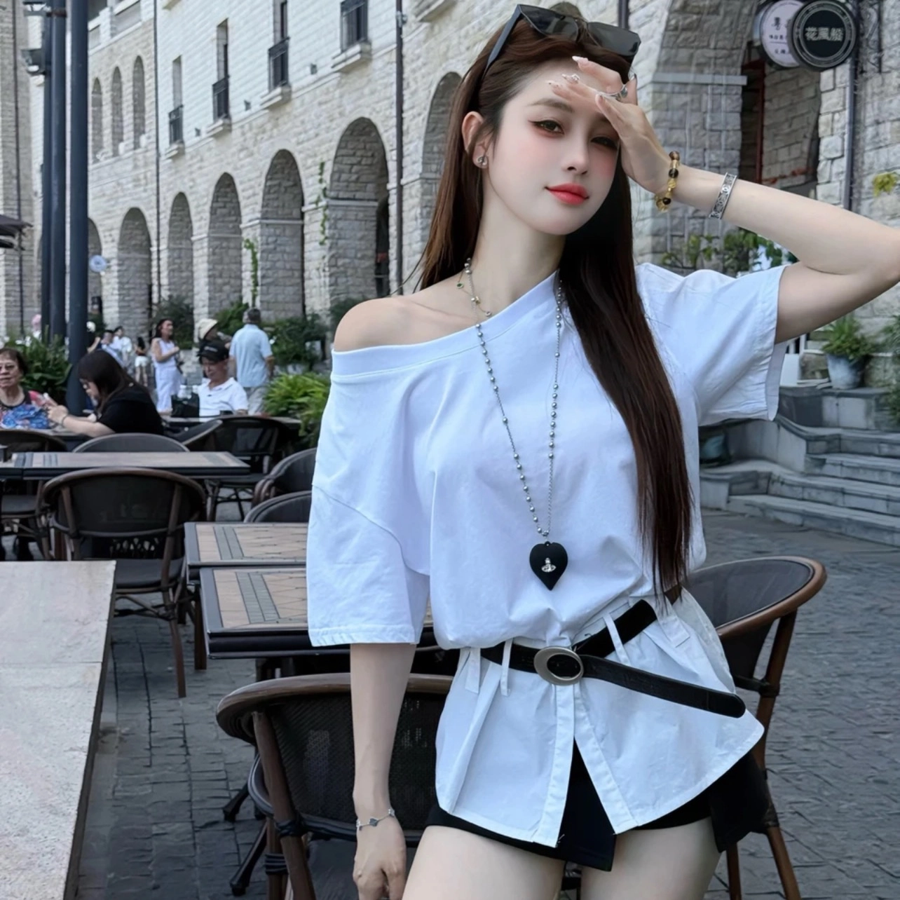 水中花 斜肩短袖别致独特露肩休闲短裙裙装套装 女款
