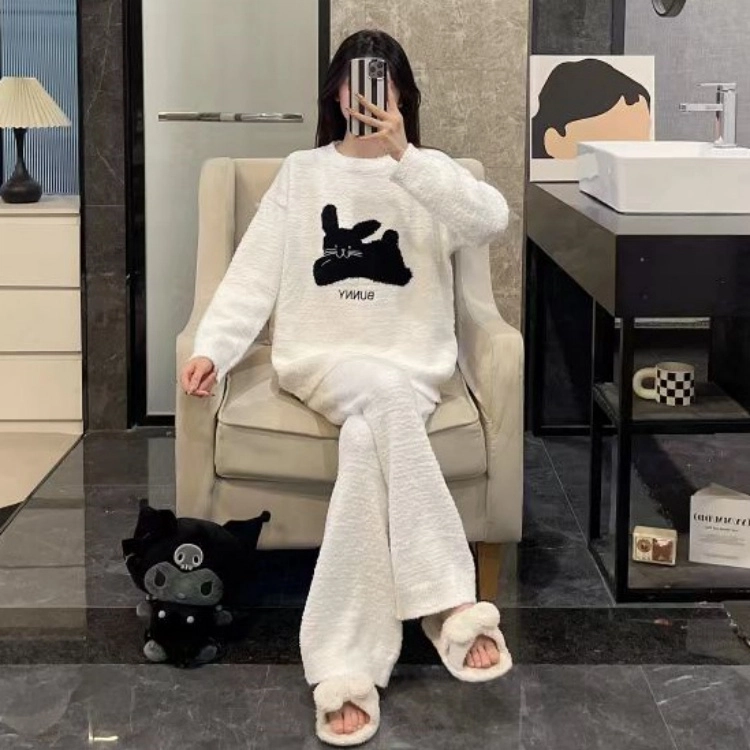 夏芬妍 简约甜美风可爱奔跑小猫咪半边绒圆领家居服加厚亲肤休闲舒适长袖长裤可外穿秋冬款睡衣套装 女款 礼袋装 白色