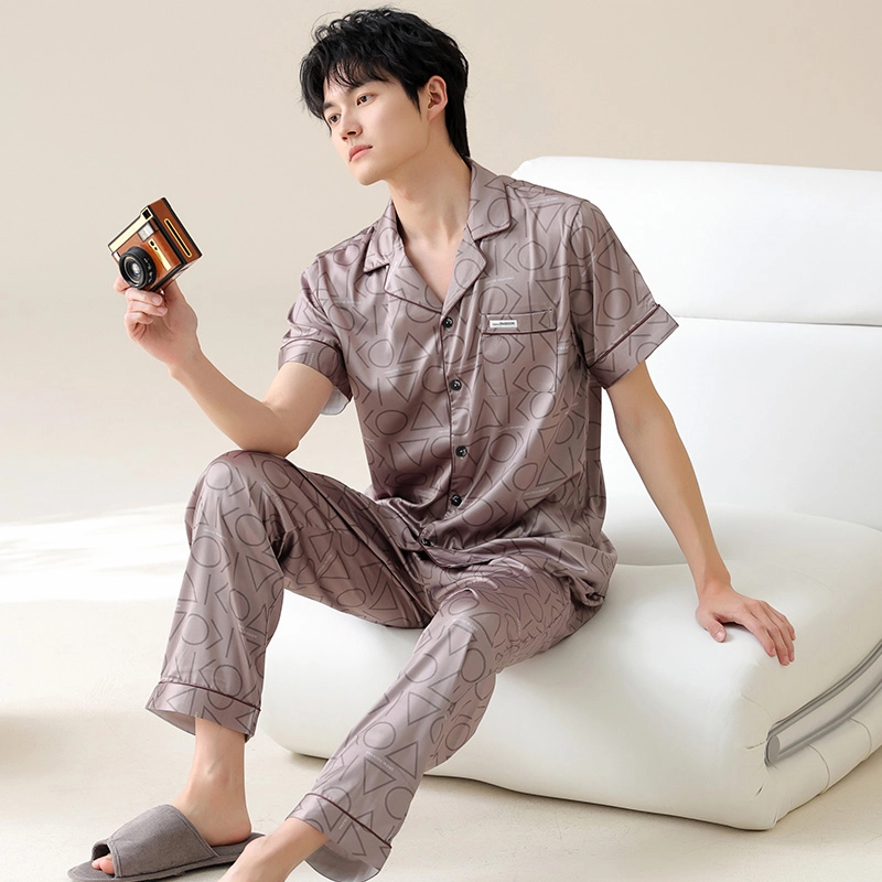 夏芬妍 简约轻柔丝滑微凉感几何图形冰丝翻领开衫家居服亲肤宽松舒适休闲短袖长裤可外穿睡衣套装 男款 棕色
