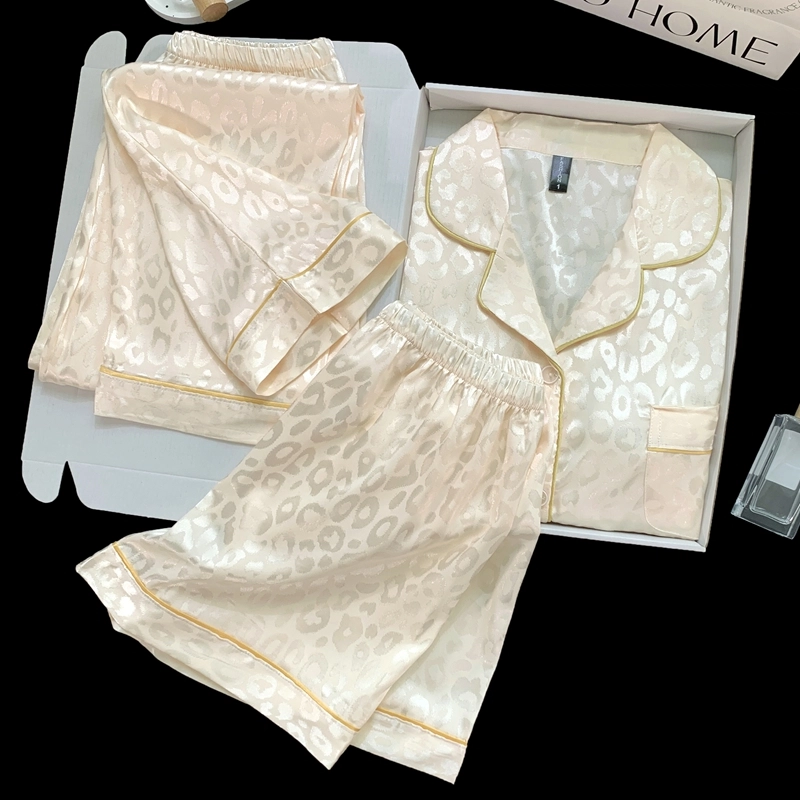 夏芬妍 简约休闲高级感豹纹冰丝翻领带胸垫家居服舒适亲肤宽松短袖三件套可外穿睡衣套装 女款 杏色