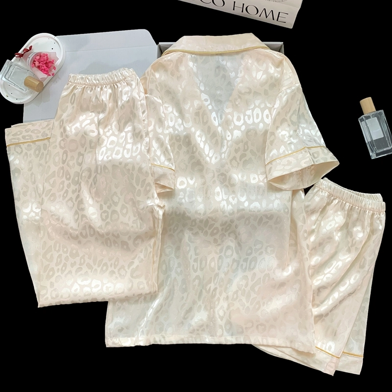 夏芬妍 简约休闲高级感豹纹冰丝翻领带胸垫家居服舒适亲肤宽松短袖三件套可外穿睡衣套装 女款 杏色