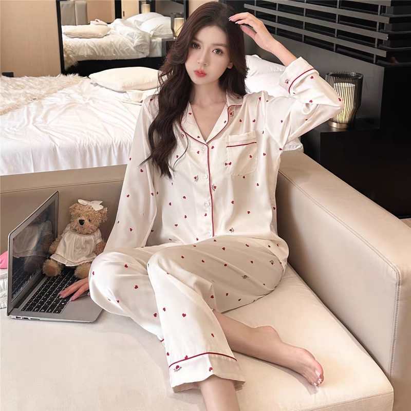 夏芬妍 简约休闲高级感爱心满印翻领家居服舒适亲肤长袖长裤可外穿睡衣套装 女款 白色
