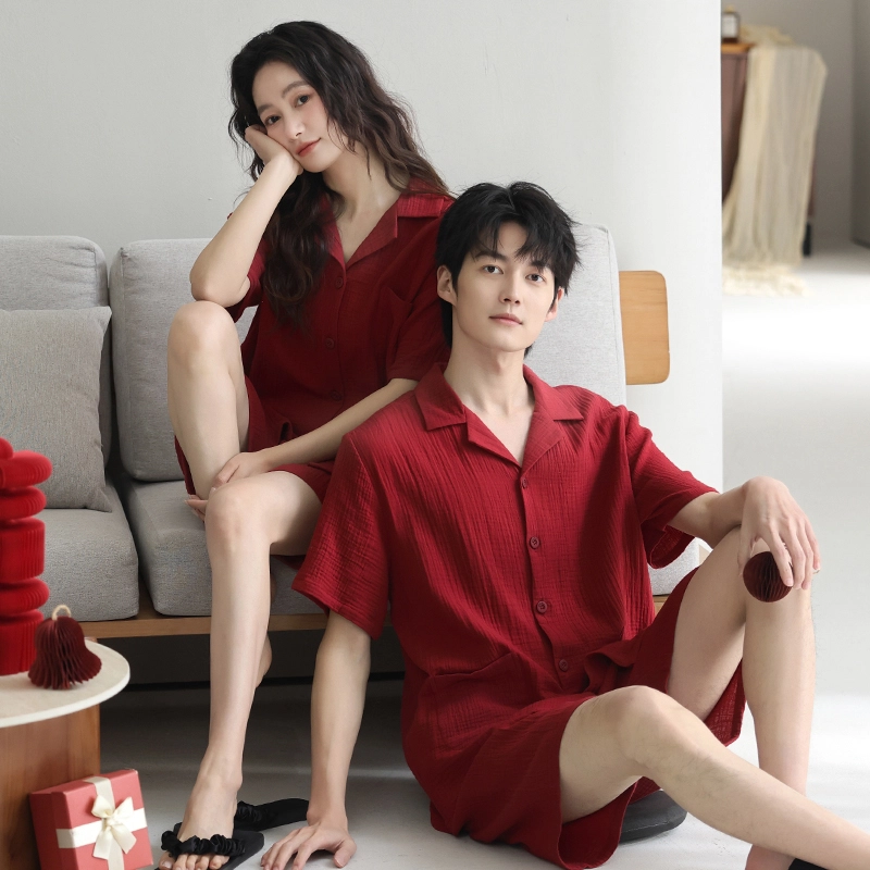 夏芬妍 休闲舒适纯色双层纱婴儿棉翻领开衫家居服柔软亲肤可外穿短袖短裤睡衣套装 男女同款 红色