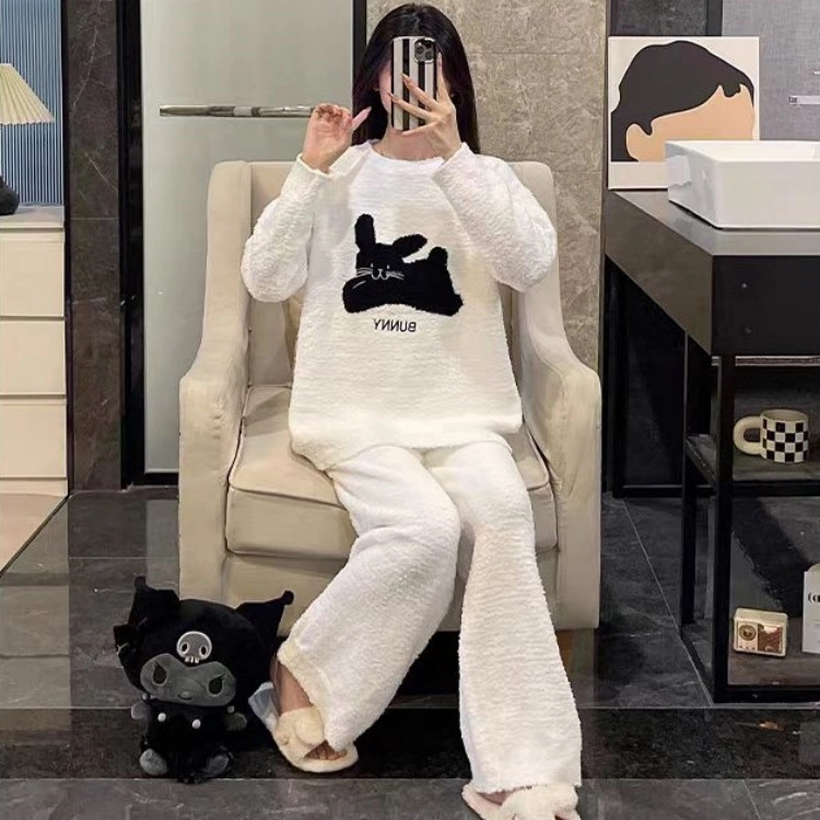 夏芬妍 简约甜美风可爱奔跑小猫咪半边绒圆领家居服加厚亲肤休闲舒适长袖长裤可外穿秋冬款睡衣套装 女款 礼袋装 白色