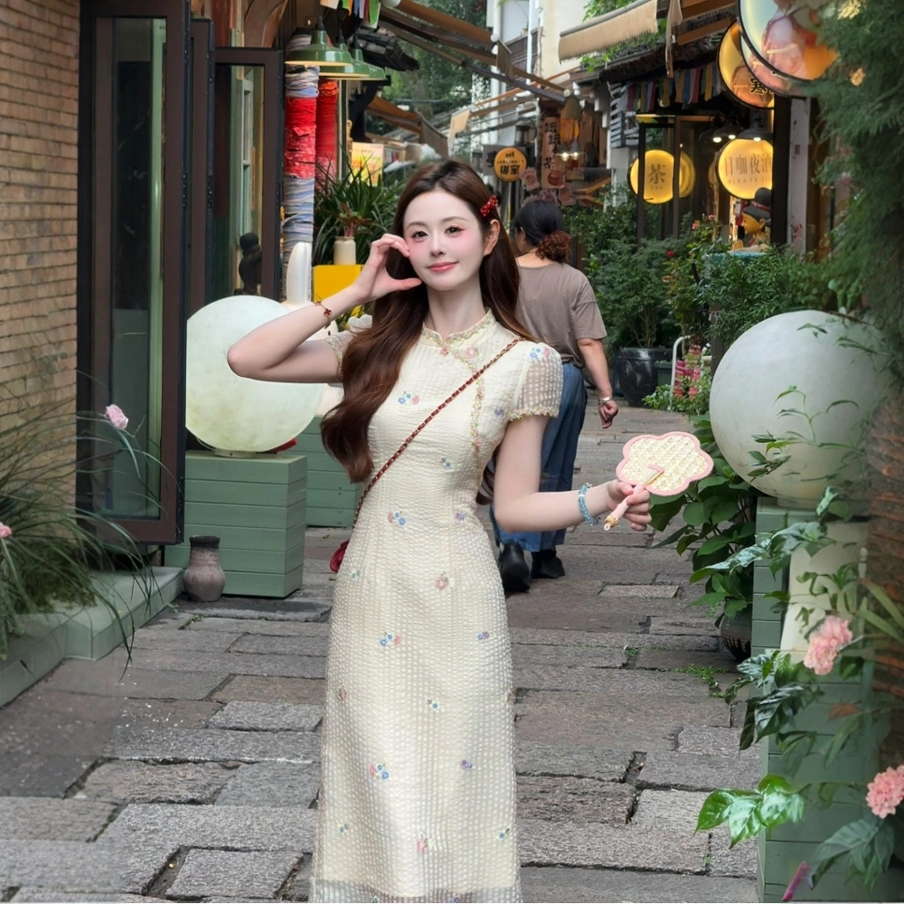 费尔岛上的猫 如梦如幻新中式竖条纹肌理花朵刺绣夏季旗袍长裙短袖连衣裙 女款