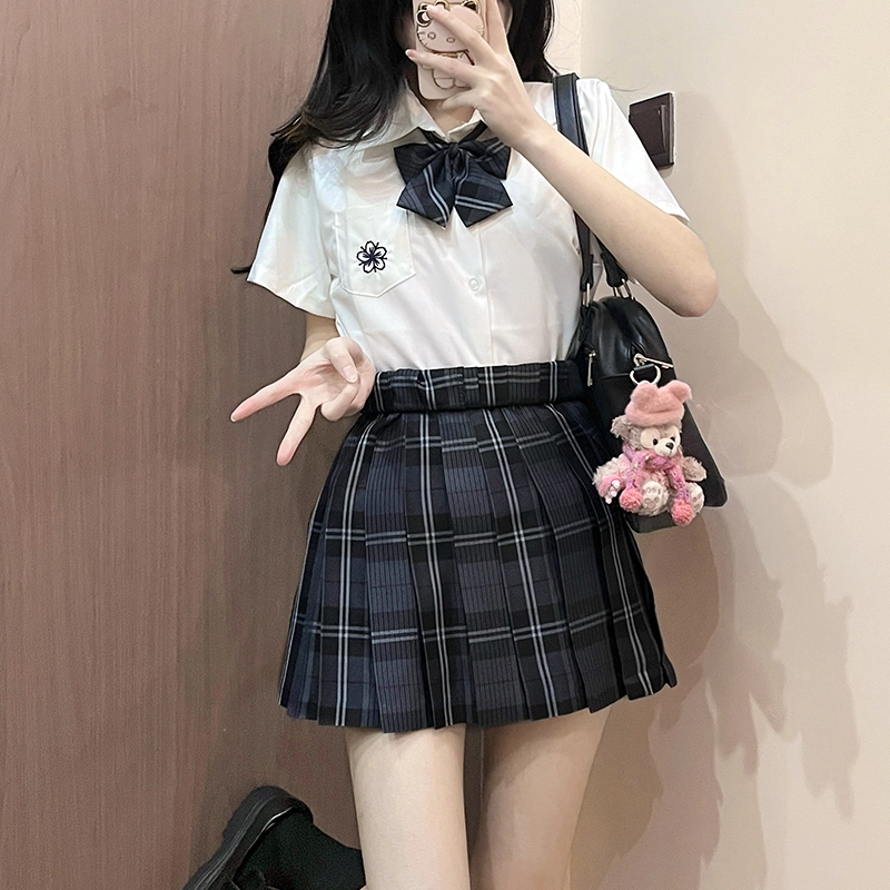 日暮星河 白色上衣夏季日系学院风百搭宽松衬衣短袖衬衫 女款 樱时中白衬