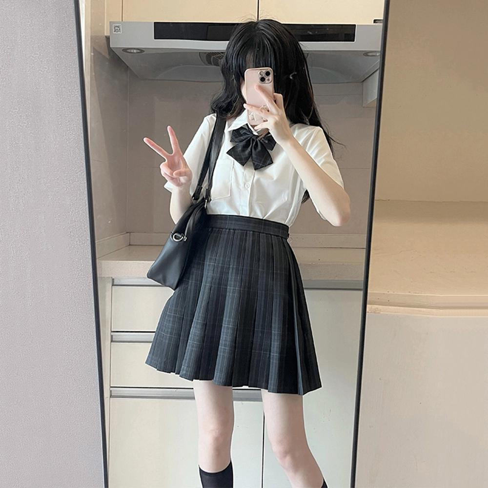 日暮星河 暗黑系学院风辣妹舒适格子短款休闲短裙 女款