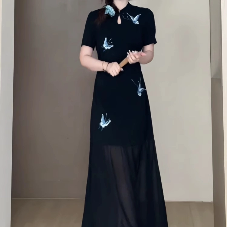 缪斯的诱惑 新中式刺绣蝴蝶改良旗袍裙短袖连衣裙 女款
