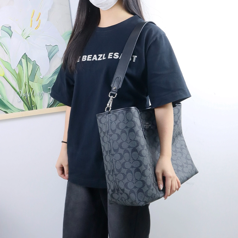 COACH City 33 Tote