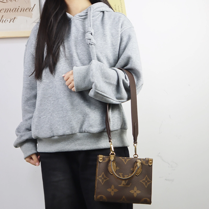 LOUIS VUITTON ONTHEGO MM Tote