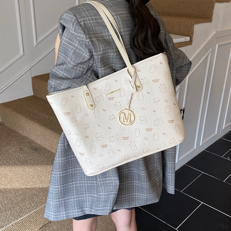 OKEKE pu Tote